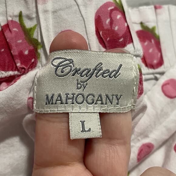 Crafted by Mahogany Womens Strawberry Sleep Shorts Size Large White Pink Pockets - Picture 2 of 5